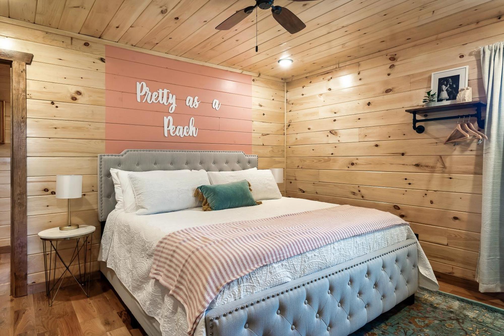 גטלינבורג Smokiesboutiquecabins Would Love To Host You At Dolly'S Cute Cabin! 4 Suites With Private Bathrooms - Hot Tub, Fire Pit, Game Room, Resort Pool Open Memorial Day Through Labor Day! מראה חיצוני תמונה