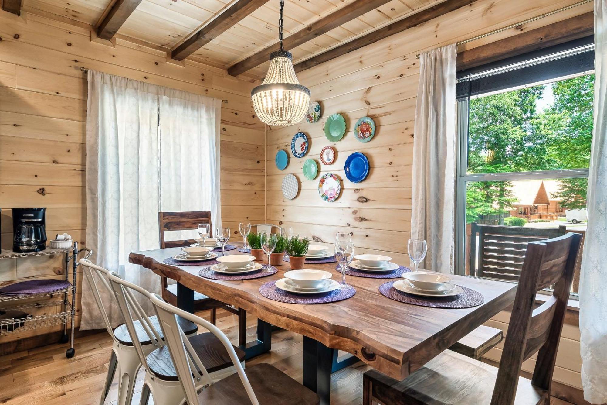 גטלינבורג Smokiesboutiquecabins Would Love To Host You At Dolly'S Cute Cabin! 4 Suites With Private Bathrooms - Hot Tub, Fire Pit, Game Room, Resort Pool Open Memorial Day Through Labor Day! מראה חיצוני תמונה