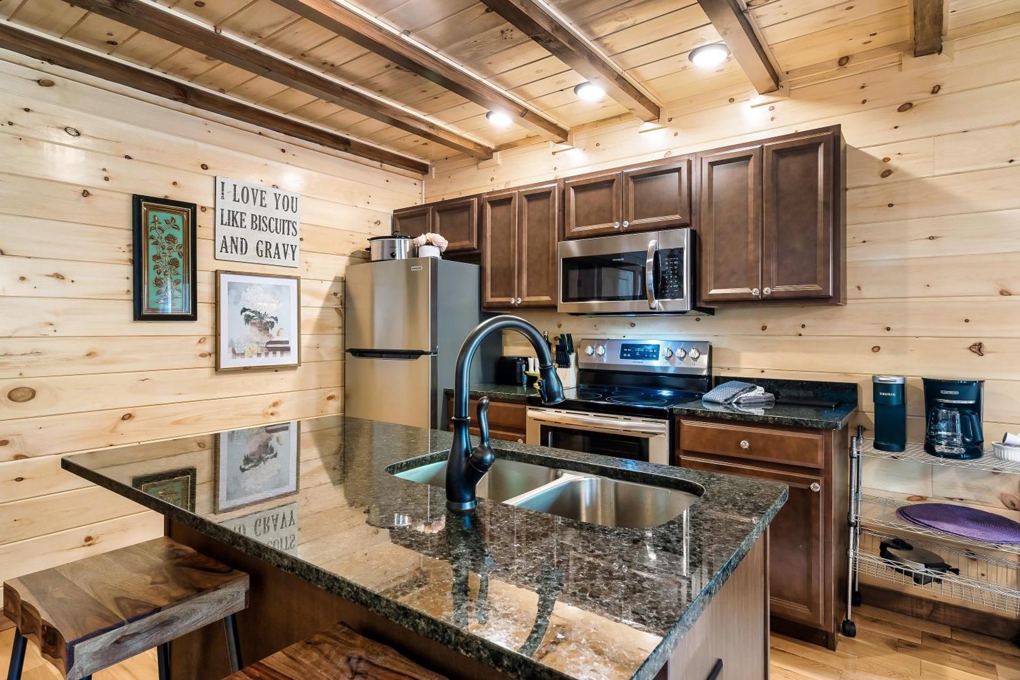 גטלינבורג Smokiesboutiquecabins Would Love To Host You At Dolly'S Cute Cabin! 4 Suites With Private Bathrooms - Hot Tub, Fire Pit, Game Room, Resort Pool Open Memorial Day Through Labor Day! מראה חיצוני תמונה