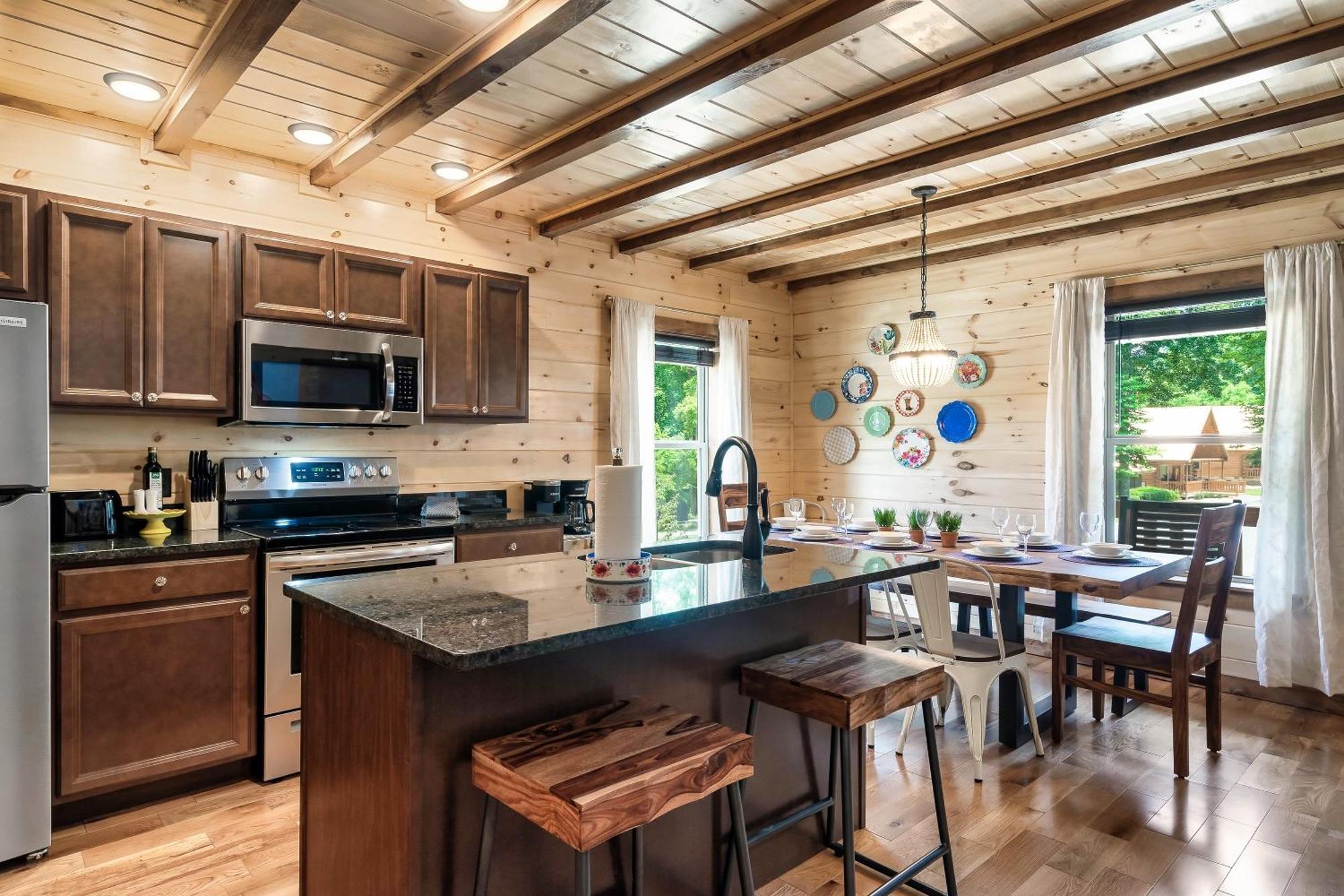 גטלינבורג Smokiesboutiquecabins Would Love To Host You At Dolly'S Cute Cabin! 4 Suites With Private Bathrooms - Hot Tub, Fire Pit, Game Room, Resort Pool Open Memorial Day Through Labor Day! מראה חיצוני תמונה