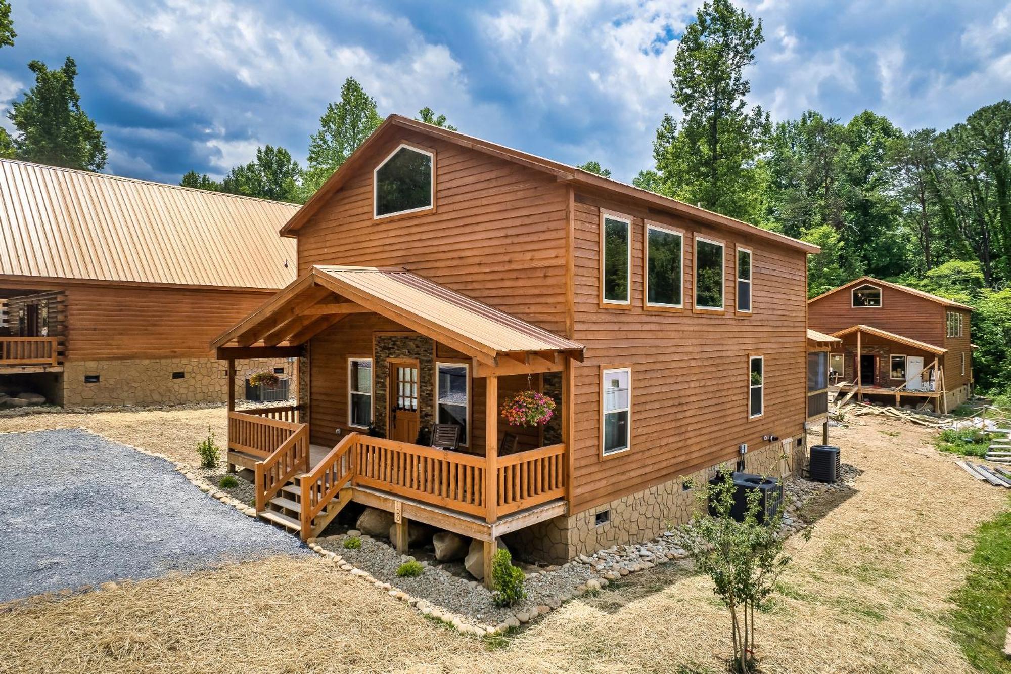 גטלינבורג Smokiesboutiquecabins Would Love To Host You At Dolly'S Cute Cabin! 4 Suites With Private Bathrooms - Hot Tub, Fire Pit, Game Room, Resort Pool Open Memorial Day Through Labor Day! מראה חיצוני תמונה