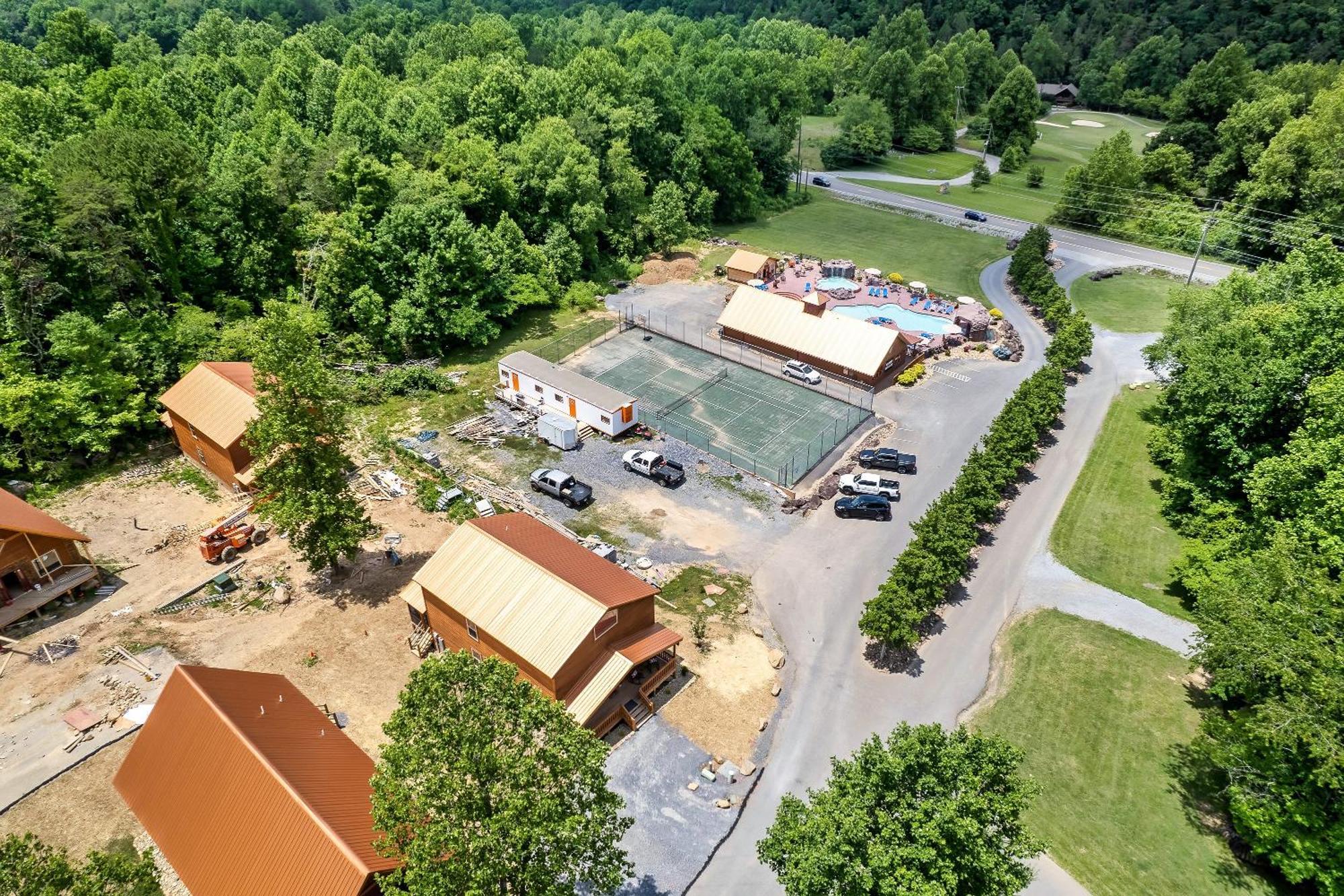 גטלינבורג Smokiesboutiquecabins Would Love To Host You At Dolly'S Cute Cabin! 4 Suites With Private Bathrooms - Hot Tub, Fire Pit, Game Room, Resort Pool Open Memorial Day Through Labor Day! מראה חיצוני תמונה